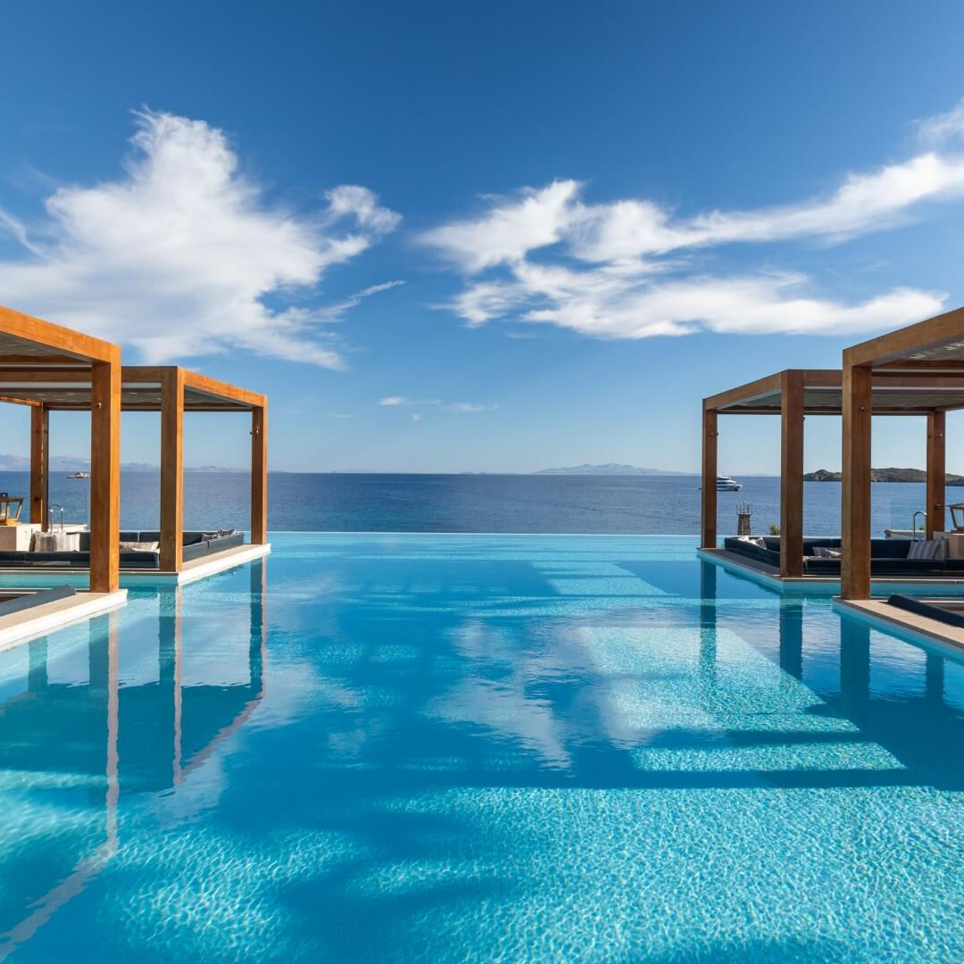 LOUIS VUITTON TAKES OVER THE POOL AT ZUMA MYKONOS - Hotel News ME